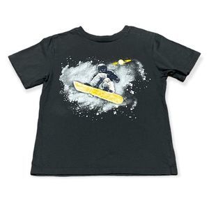 The children place boy’s shirt size 7